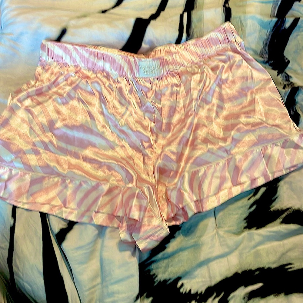 Victoriaās Secret intimates/sleepwear